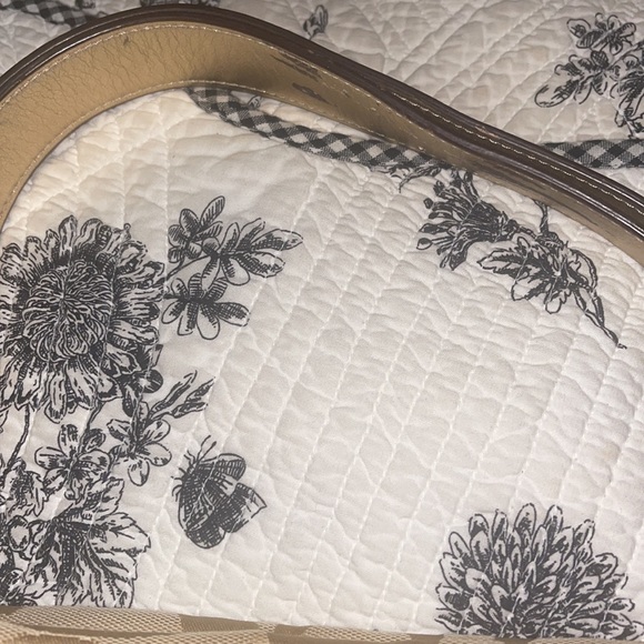 Golden brown Authentic Coach signature purse - Picture 9 of 9